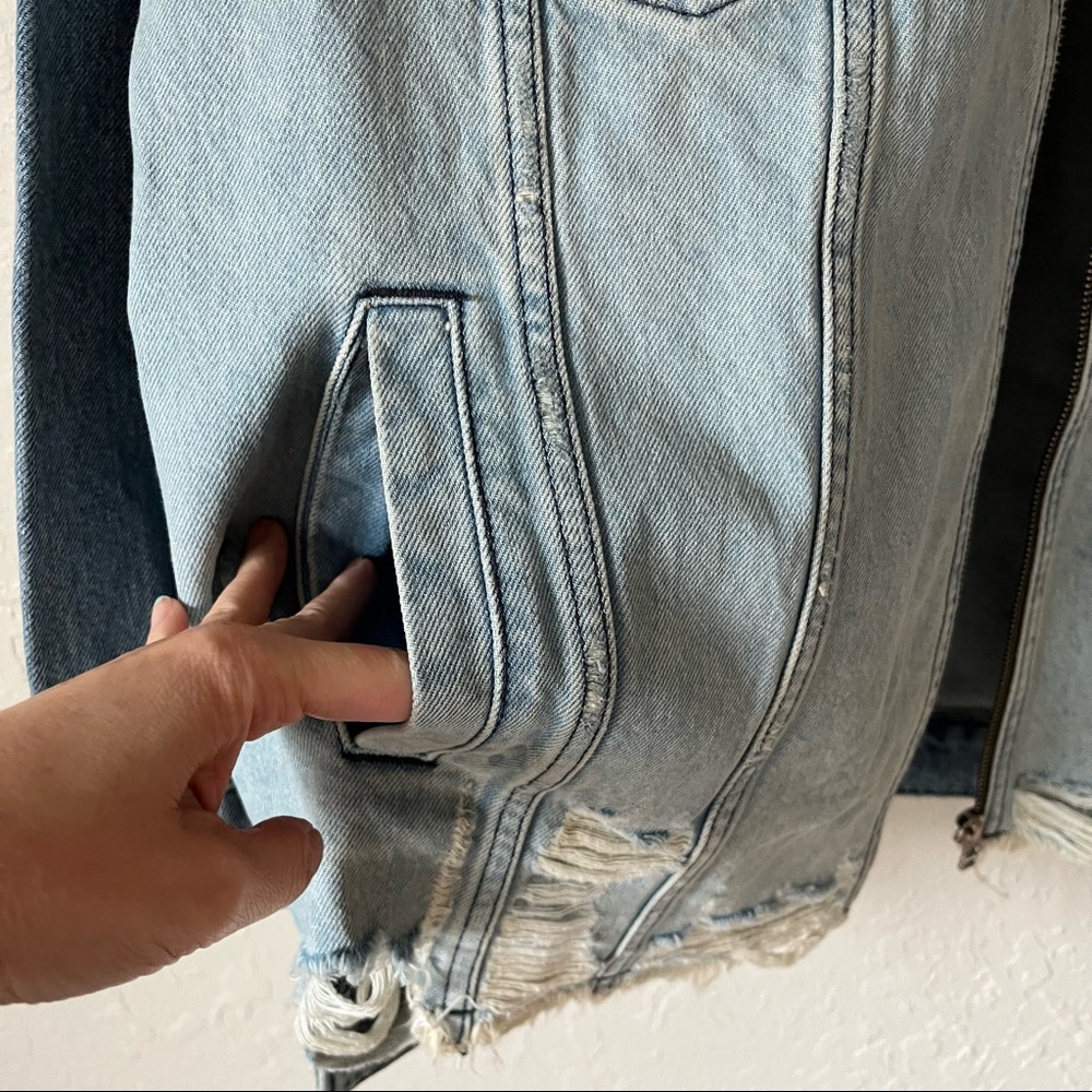 NEW Free People Denim Jacket Raw Edge Front S - Picture 5 of 15